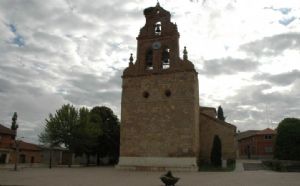 La iglesia y el puente de Venialbo