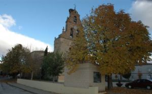 La iglesia y el puente de Venialbo