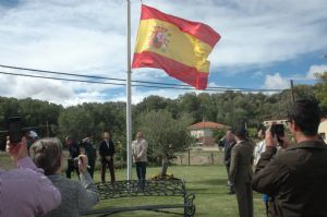 FIESTA NACIONAL 12 DE OCTUBRE CON IZADO DE BANDERA