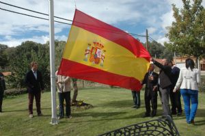 FIESTA NACIONAL 12 DE OCTUBRE CON IZADO DE BANDERA