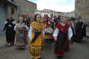 FIESTA EN HONOR DE SANTA ÁGUEDA EN VENIALBO 2017