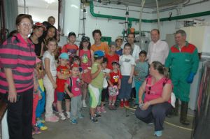 VISITA DE LA ESCUELA A UNA GRANJA DE VENIALBO 