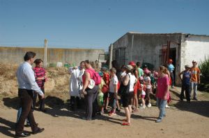 VISITA DE LA ESCUELA A UNA GRANJA DE VENIALBO 