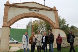 LA SUBDELEGADA DEL GOBIERNO VISITA VENIALBO.